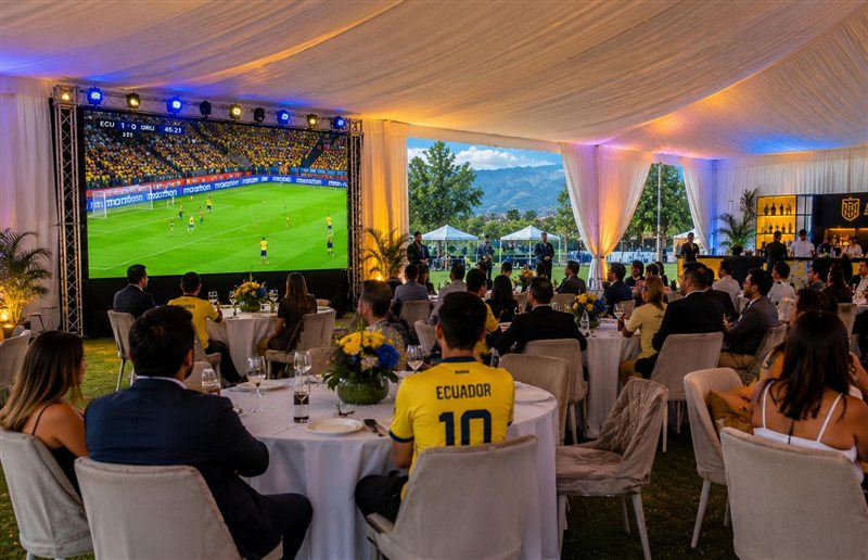 Mobiliario para restaurantes, zonas VIP y eventos mundialistas